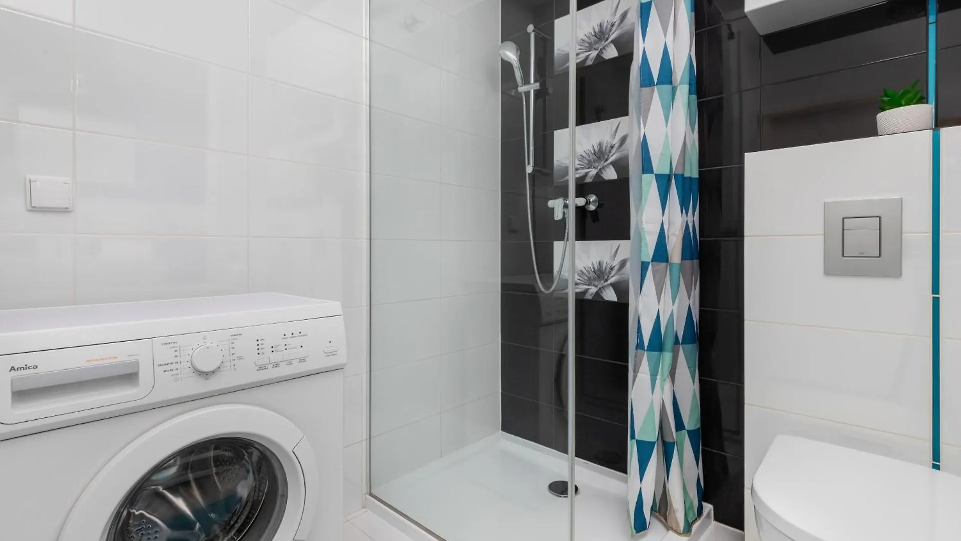 Sky Blue Apartment Chmielna Near Old Town In Gdansk By Noclegi Renters Pologne